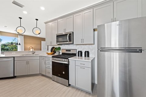 House in BEACHWALK BY MANASOTA KEY in Englewood, Florida 2 bedrooms, 148.83 sq.m. № 1914794 - photo 7
