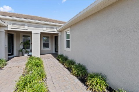 House in Sarasota, Florida 2 bedrooms, 155.8 sq.m. № 1769831 - photo 3