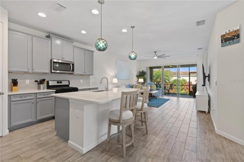 House in Sarasota, Florida 2 bedrooms, 155.8 sq.m. № 1769831 - photo 5