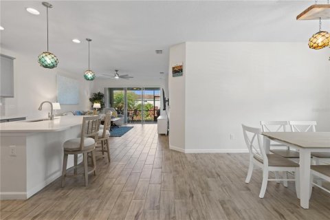 House in Sarasota, Florida 2 bedrooms, 155.8 sq.m. № 1769831 - photo 10