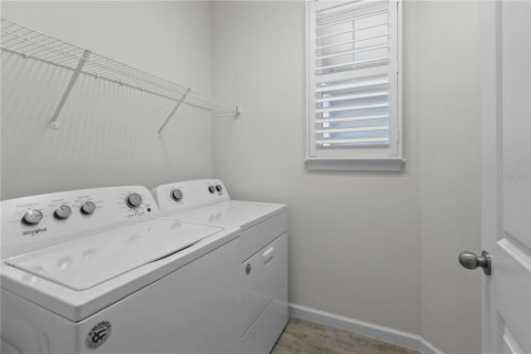 House in Sarasota, Florida 2 bedrooms, 155.8 sq.m. № 1769831 - photo 25