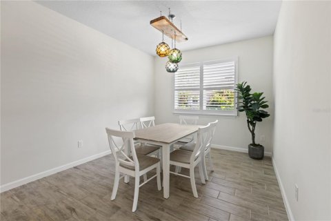 House in Sarasota, Florida 2 bedrooms, 155.8 sq.m. № 1769831 - photo 6