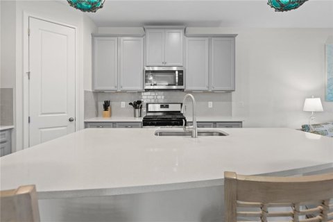 House in Sarasota, Florida 2 bedrooms, 155.8 sq.m. № 1769831 - photo 9