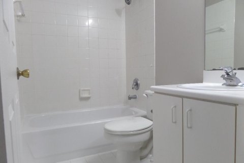 Купить таунхаус в Уэст-Палм-Бич, Флорида 3 комнаты, 128.48м2, № 2242653 - фото 15