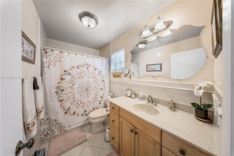 Villa ou maison à vendre à Miami, Floride: 4 chambres № 1818026 - photo 22