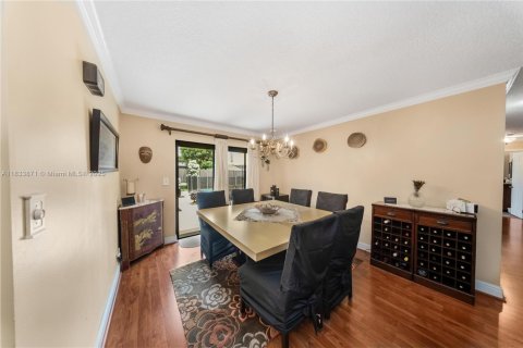 Villa ou maison à vendre à Miami, Floride: 4 chambres № 1818026 - photo 17