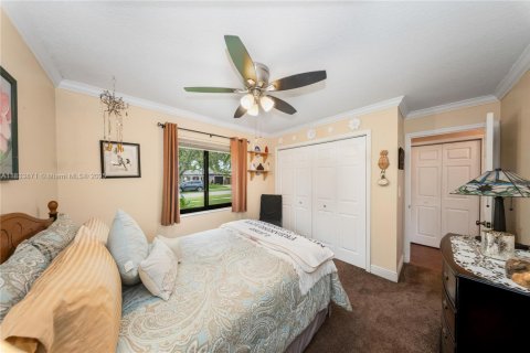 Villa ou maison à vendre à Miami, Floride: 4 chambres № 1818026 - photo 24