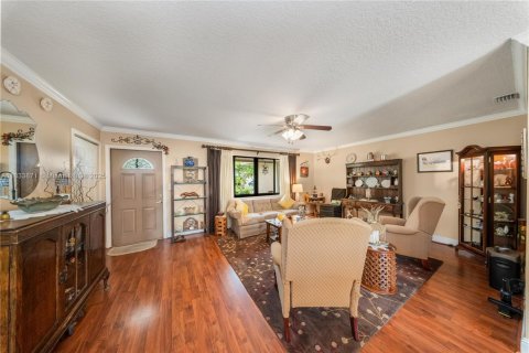 Villa ou maison à vendre à Miami, Floride: 4 chambres № 1818026 - photo 8