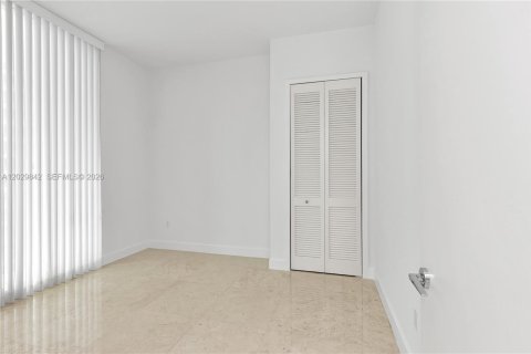Condominio en alquiler en Miami, Florida, 3 dormitorios, 157.93 m2 № 2186963 - foto 27