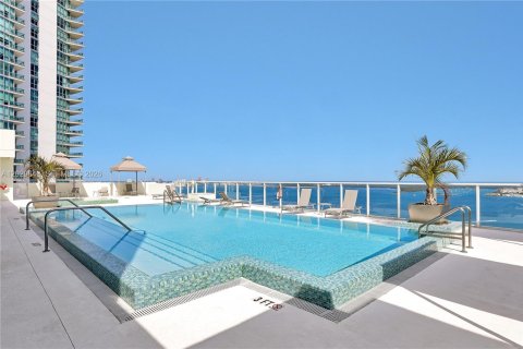 Condominio en alquiler en Miami, Florida, 3 dormitorios, 157.93 m2 № 2186963 - foto 30
