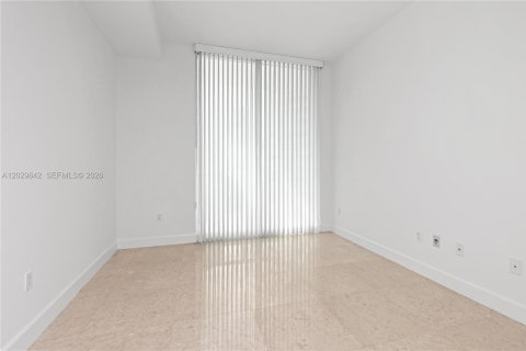 Condominio en alquiler en Miami, Florida, 3 dormitorios, 157.93 m2 № 2186963 - foto 22
