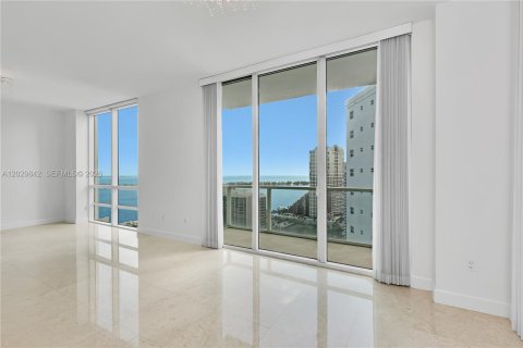 Condominio en alquiler en Miami, Florida, 3 dormitorios, 157.93 m2 № 2186963 - foto 4