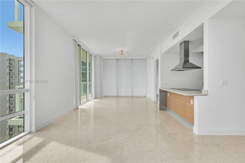 Condominio en alquiler en Miami, Florida, 3 dormitorios, 157.93 m2 № 2186963 - foto 8