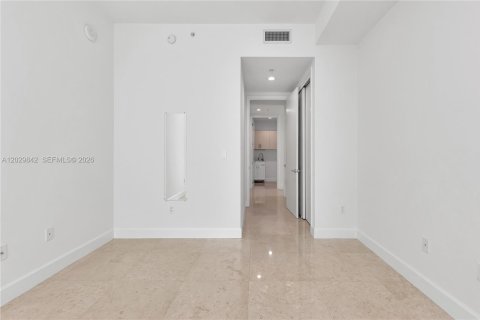 Condominio en alquiler en Miami, Florida, 3 dormitorios, 157.93 m2 № 2186963 - foto 23