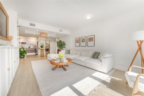 Condo in Coral Gables, Florida, 2 bedrooms  № 1693109 - photo 8