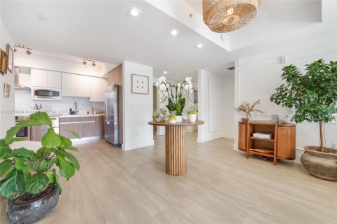 Condo in Coral Gables, Florida, 2 bedrooms  № 1693109 - photo 6