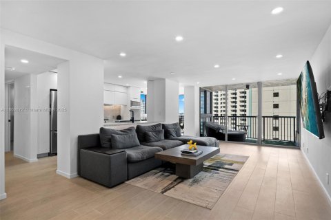 Condominio en venta en Miami Beach, Florida, 1 dormitorio, 110.55 m2 № 1959361 - foto 5