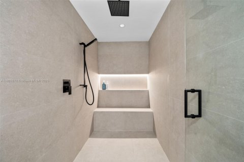 Condominio en venta en Miami Beach, Florida, 1 dormitorio, 110.55 m2 № 1959361 - foto 23