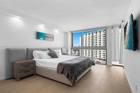 Condominio en venta en Miami Beach, Florida, 1 dormitorio, 110.55 m2 № 1959361 - foto 17