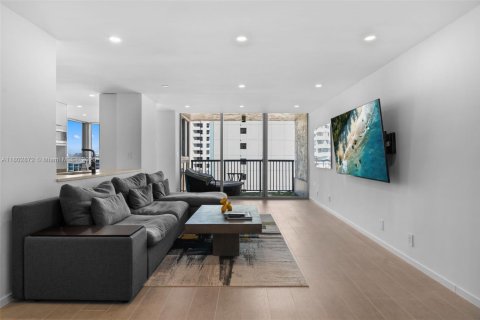Condominio en venta en Miami Beach, Florida, 1 dormitorio, 110.55 m2 № 1959361 - foto 6