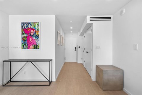 Condominio en venta en Miami Beach, Florida, 1 dormitorio, 110.55 m2 № 1959361 - foto 11