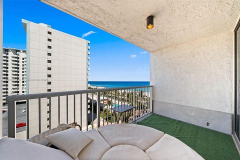 Condominio en venta en Miami Beach, Florida, 1 dormitorio, 110.55 m2 № 1959361 - foto 13