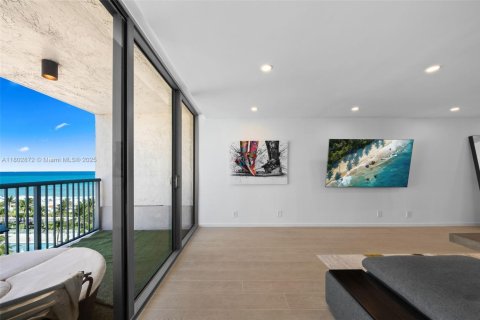 Condominio en venta en Miami Beach, Florida, 1 dormitorio, 110.55 m2 № 1959361 - foto 9