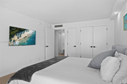 Condominio en venta en Miami Beach, Florida, 1 dormitorio, 110.55 m2 № 1959361 - foto 19