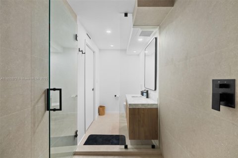Condominio en venta en Miami Beach, Florida, 1 dormitorio, 110.55 m2 № 1959361 - foto 25
