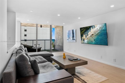 Condominio en venta en Miami Beach, Florida, 1 dormitorio, 110.55 m2 № 1959361 - foto 7