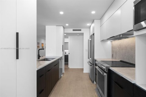 Condominio en venta en Miami Beach, Florida, 1 dormitorio, 110.55 m2 № 1959361 - foto 15