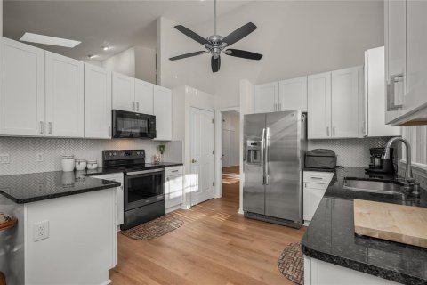 Casa en venta en Sanford, Florida, 5 dormitorios, 309.09 m2 № 2167222 - foto 11
