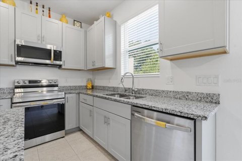 Touwnhouse à vendre à Wesley Chapel, Floride: 3 chambres, 153.29 m2 № 2110345 - photo 13