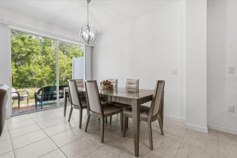 Touwnhouse à vendre à Wesley Chapel, Floride: 3 chambres, 153.29 m2 № 2110345 - photo 10