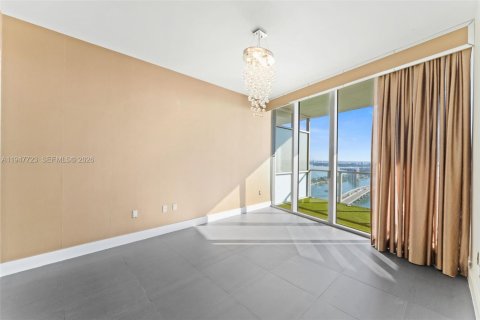 Condominio en alquiler en Miami, Florida, 2 dormitorios, 144.65 m2 № 2010626 - foto 12