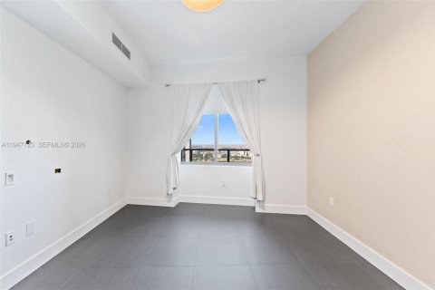 Condominio en alquiler en Miami, Florida, 2 dormitorios, 144.65 m2 № 2010626 - foto 22