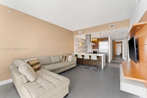 Condominio en alquiler en Miami, Florida, 2 dormitorios, 144.65 m2 № 2010626 - foto 7