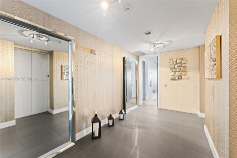 Condominio en alquiler en Miami, Florida, 2 dormitorios, 144.65 m2 № 2010626 - foto 26