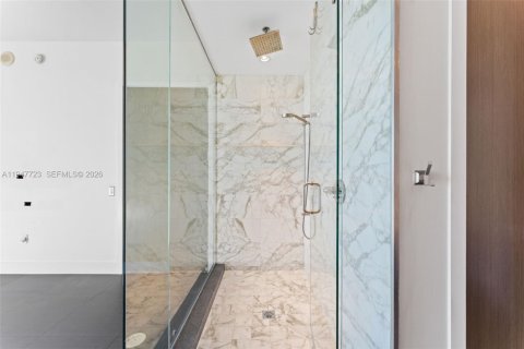 Condominio en alquiler en Miami, Florida, 2 dormitorios, 144.65 m2 № 2010626 - foto 16