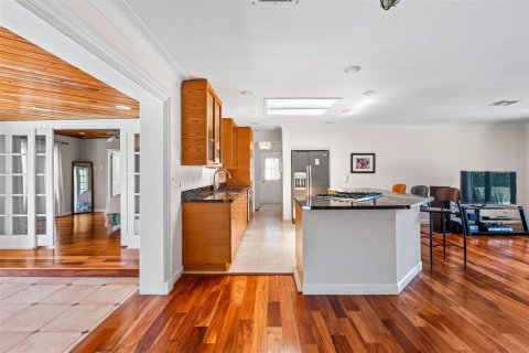 House in Hollywood, Florida 3 bedrooms, 211.82 sq.m. № 2086668 - photo 5
