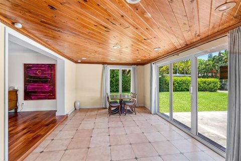 House in Hollywood, Florida 3 bedrooms, 211.82 sq.m. № 2086668 - photo 19
