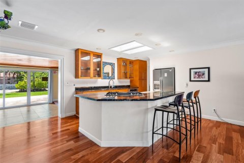 House in Hollywood, Florida 3 bedrooms, 211.82 sq.m. № 2086668 - photo 4