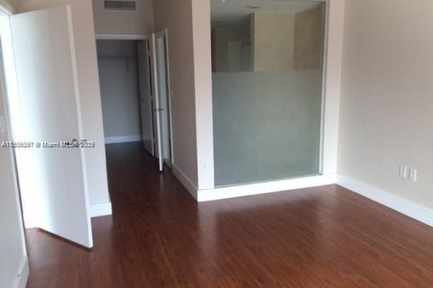 Condominio en alquiler en Miami, Florida, 2 dormitorios, 104.89 m2 № 1939321 - foto 4