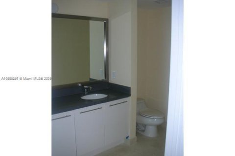 Condominio en alquiler en Miami, Florida, 2 dormitorios, 104.89 m2 № 1939321 - foto 2