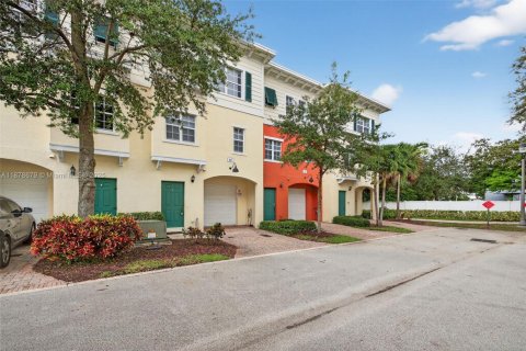 Adosado en venta en Pompano Beach, Florida, 3 dormitorios, 184.69 m2 № 1921691 - foto 13
