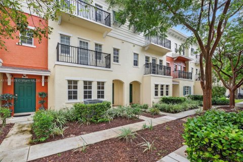 Adosado en venta en Pompano Beach, Florida, 3 dormitorios, 184.69 m2 № 1921691 - foto 3