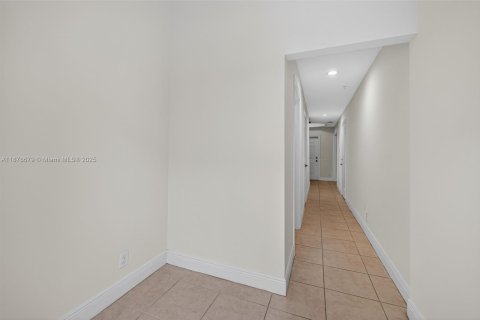 Adosado en venta en Pompano Beach, Florida, 3 dormitorios, 184.69 m2 № 1921691 - foto 12