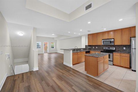 Adosado en venta en Pompano Beach, Florida, 3 dormitorios, 184.69 m2 № 1921691 - foto 17