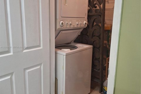 Condominio en venta en Miami, Florida, 3 dormitorios, 88.44 m2 № 2077428 - foto 14