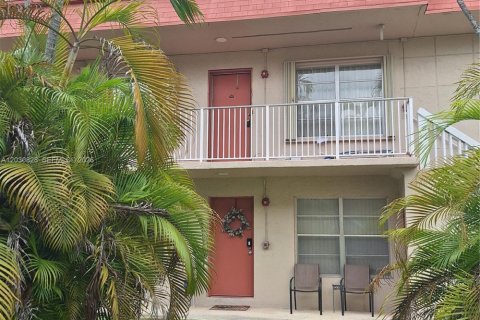 Condominio en Miami, Florida, 3 dormitorios  № 2077428